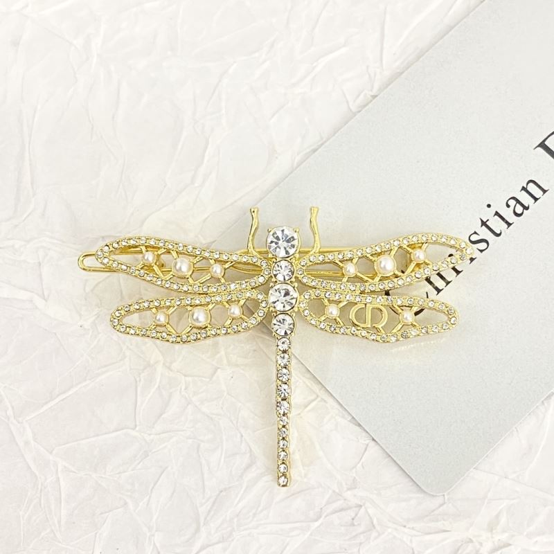 chr1st1an D10r brooches